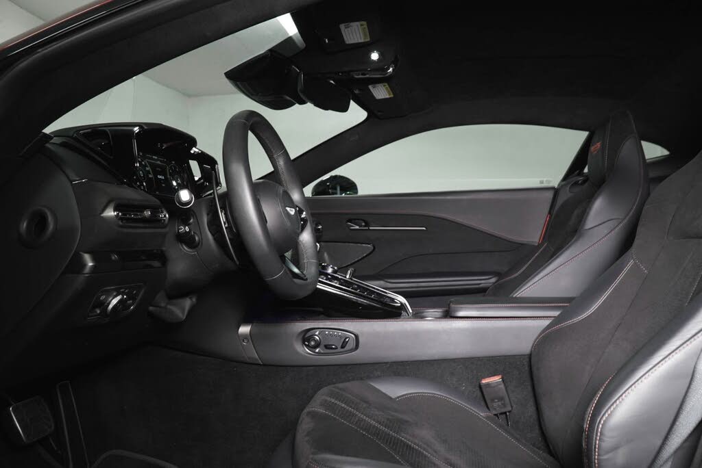 2025 Aston Martin Vantage Coupe RWD photo 17