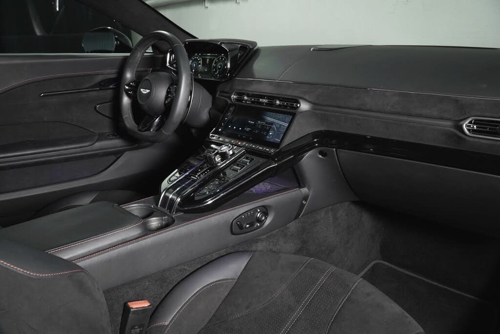 2025 Aston Martin Vantage Coupe RWD photo 18