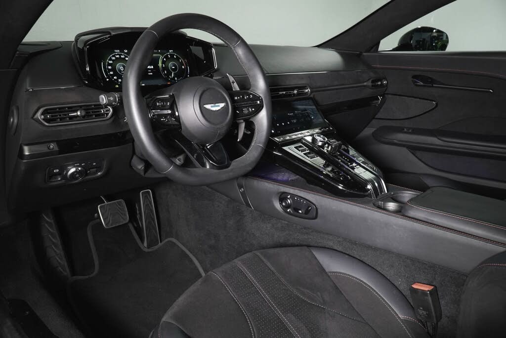 2025 Aston Martin Vantage Coupe RWD photo 3