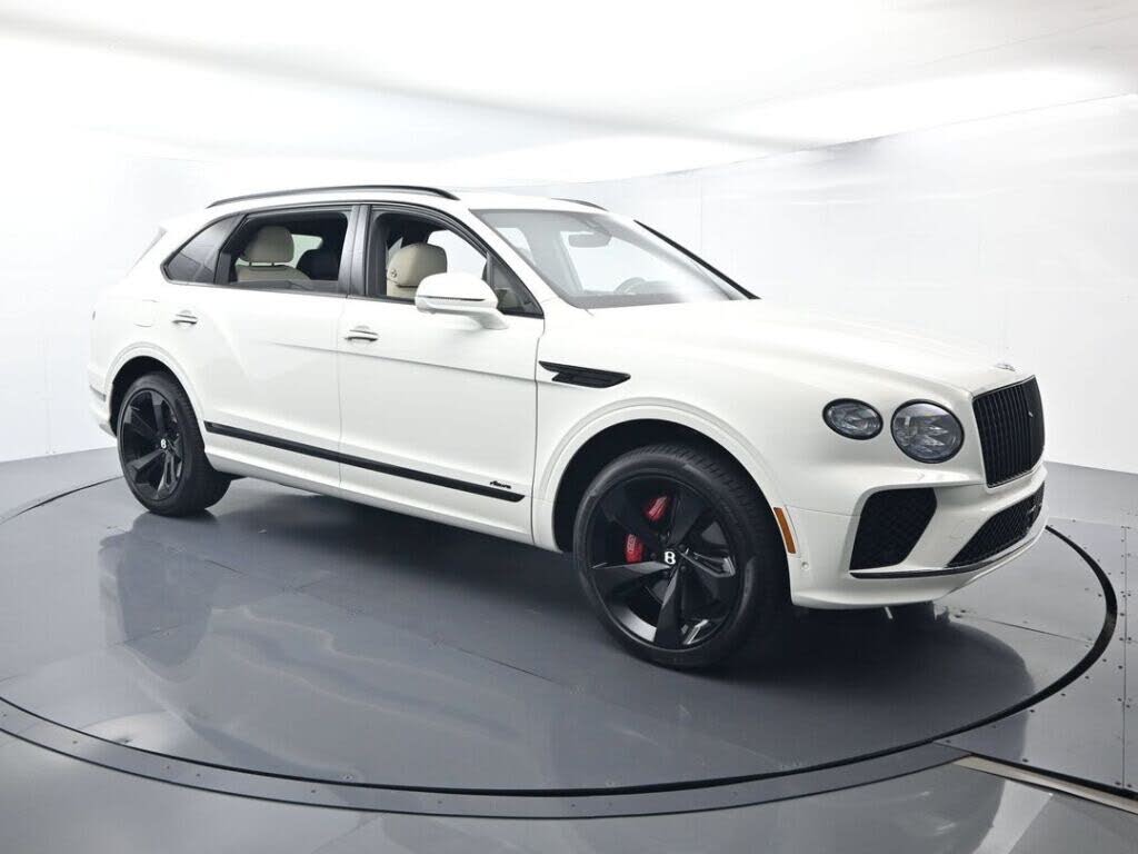 2024 Bentley Bentayga Azure V8 AWD photo 12
