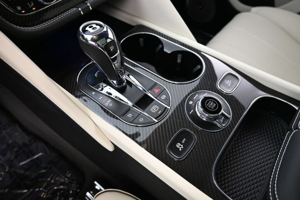 2024 Bentley Bentayga Azure V8 AWD photo 21