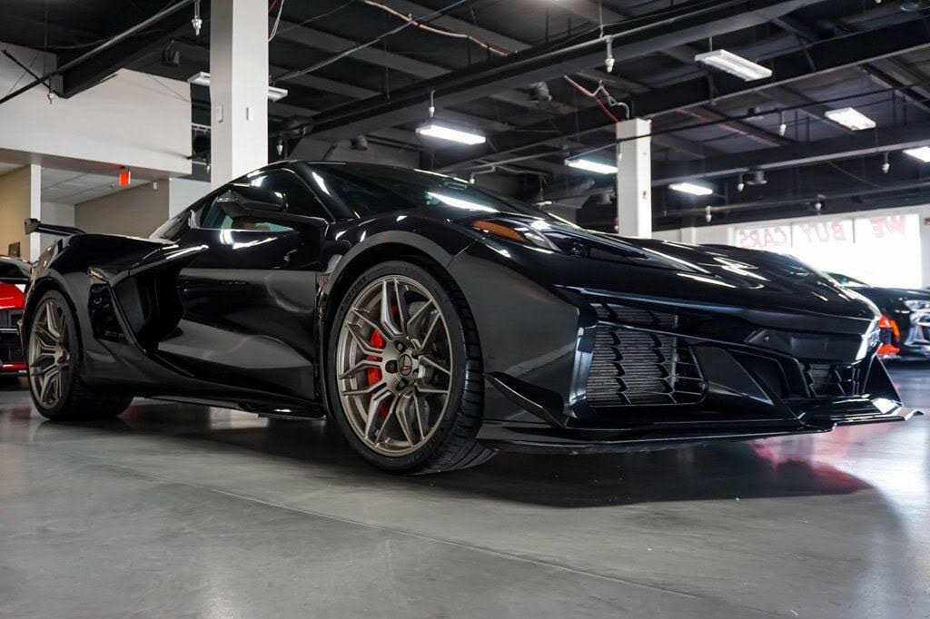 2024 Chevrolet Corvette Z06 3LZ Coupe RWD photo 2