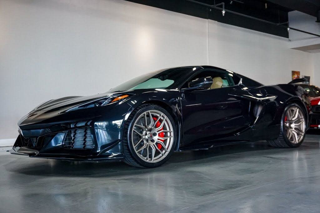 2024 Chevrolet Corvette Z06 3LZ Coupe RWD photo 3
