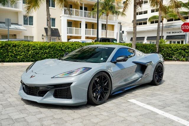 2024 Chevrolet Corvette Z06 3LZ Coupe RWD photo 2