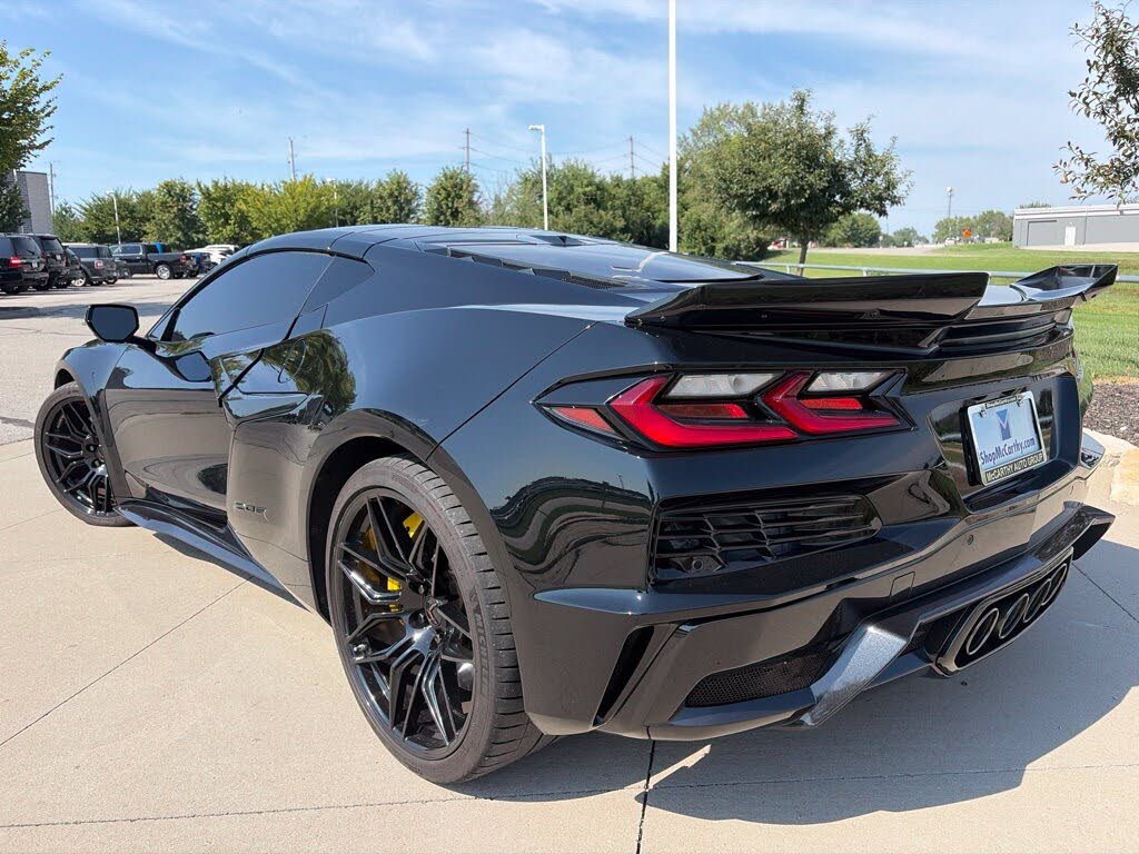 2025 Chevrolet Corvette Z06 1LZ Coupe RWD photo 12