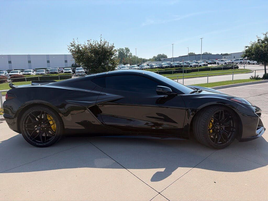 2025 Chevrolet Corvette Z06 1LZ Coupe RWD photo 15