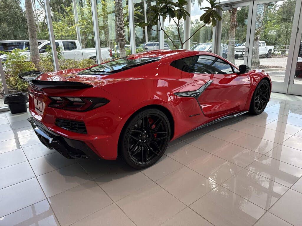 2025 Chevrolet Corvette Z06 1LZ Coupe RWD photo 3