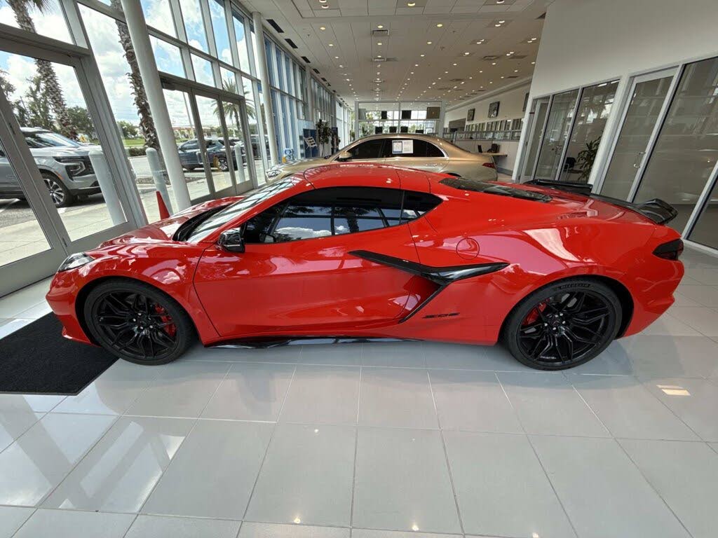 2025 Chevrolet Corvette Z06 1LZ Coupe RWD photo 7