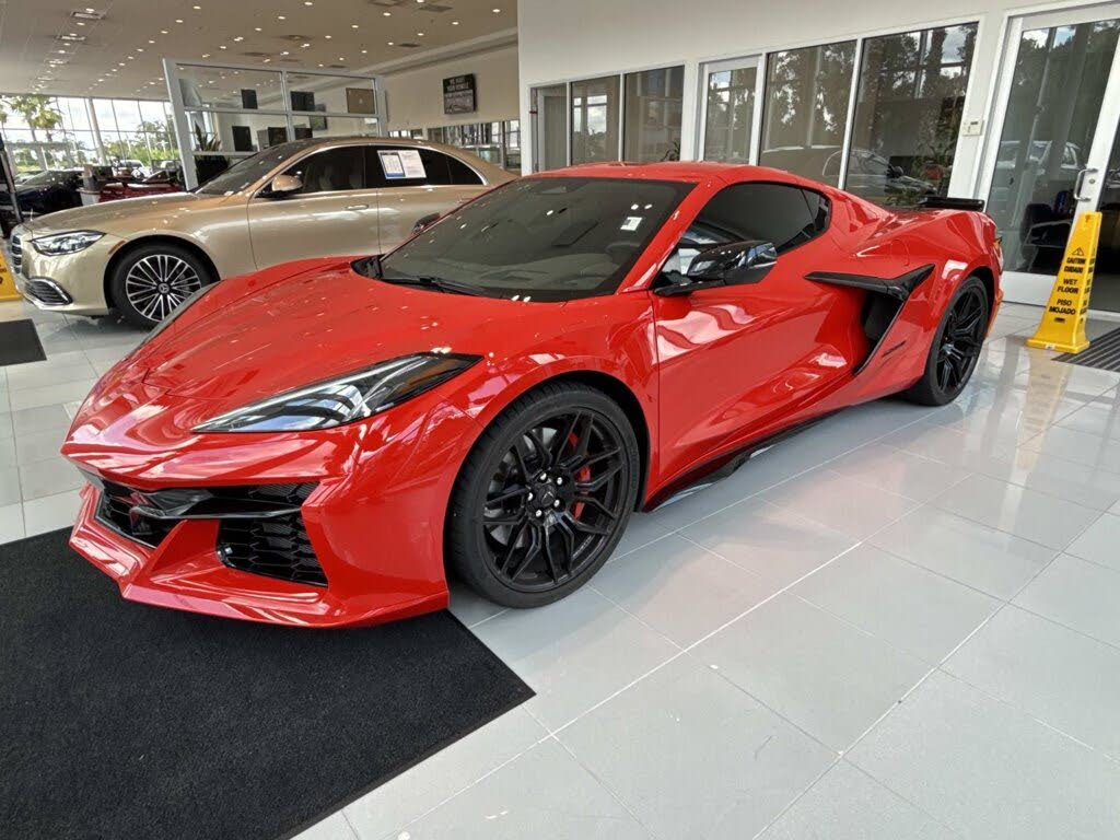 2025 Chevrolet Corvette Z06 1LZ Coupe RWD photo 8