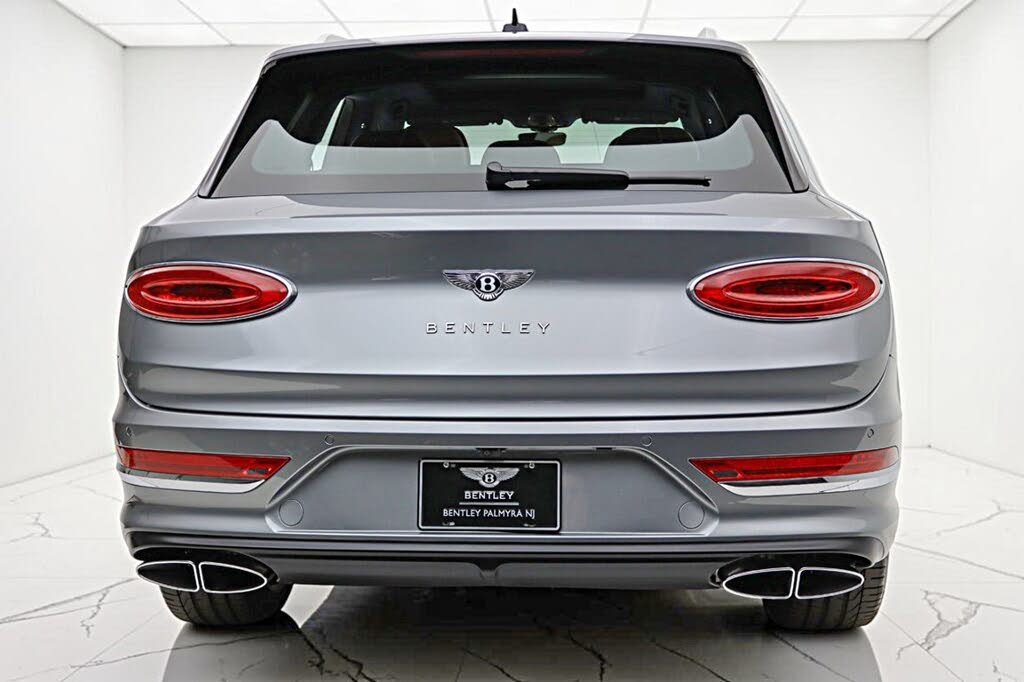 2025 Bentley Bentayga Azure V8 AWD photo 11