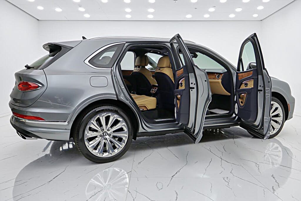 2025 Bentley Bentayga Azure V8 AWD photo 13