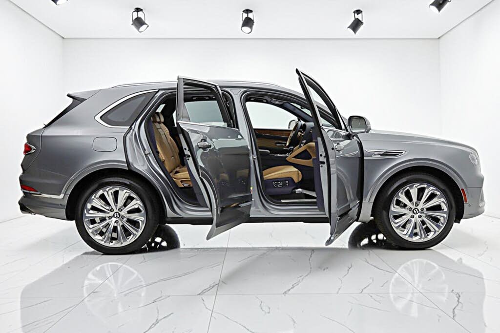 2025 Bentley Bentayga Azure V8 AWD photo 15