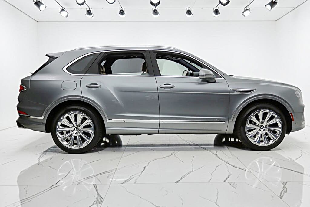 2025 Bentley Bentayga Azure V8 AWD photo 16