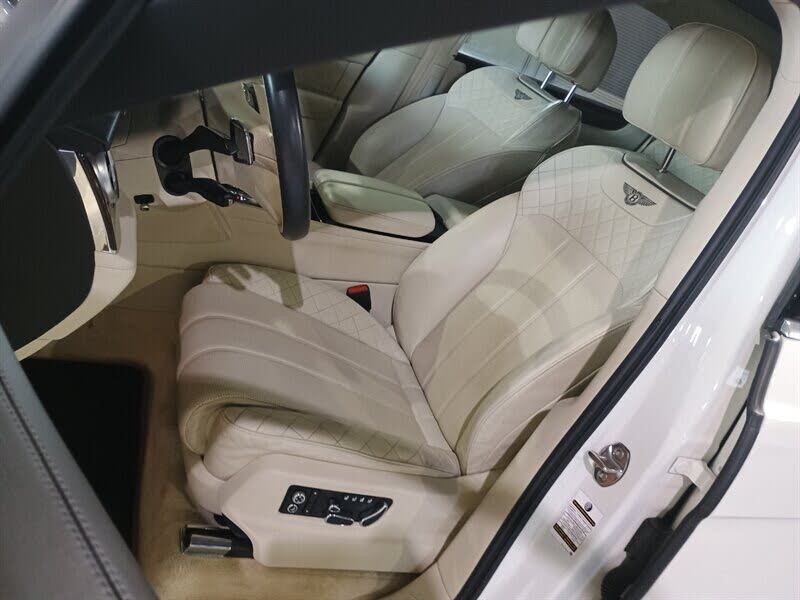2020 Bentley Bentayga V8 AWD photo 15
