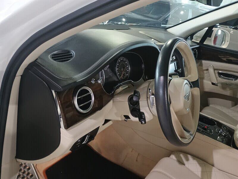 2020 Bentley Bentayga V8 AWD photo 18