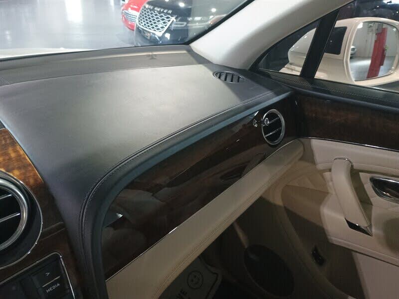 2020 Bentley Bentayga V8 AWD photo 24