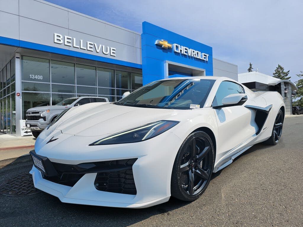 2025 Chevrolet Corvette Z06 3LZ Coupe RWD photo 3