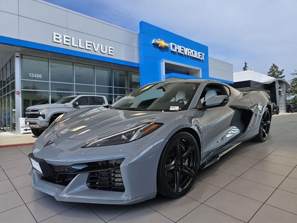 2025 Chevrolet Corvette Z06 3LZ Coupe RWD photo 3