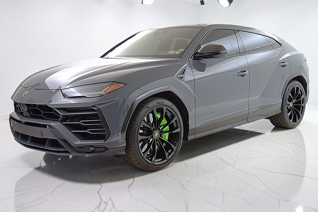 2022 Lamborghini Urus AWD photo 2