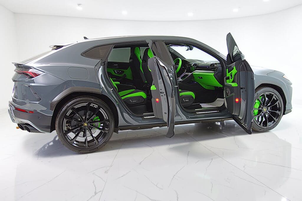 2022 Lamborghini Urus AWD photo 14
