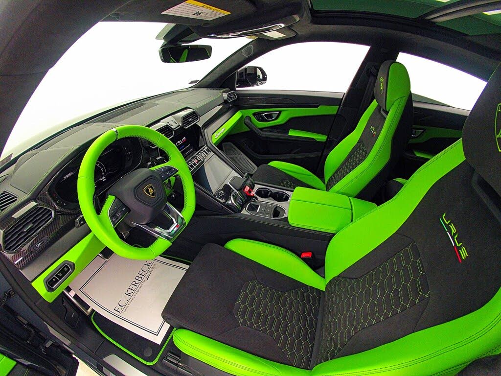 2022 Lamborghini Urus AWD photo 18