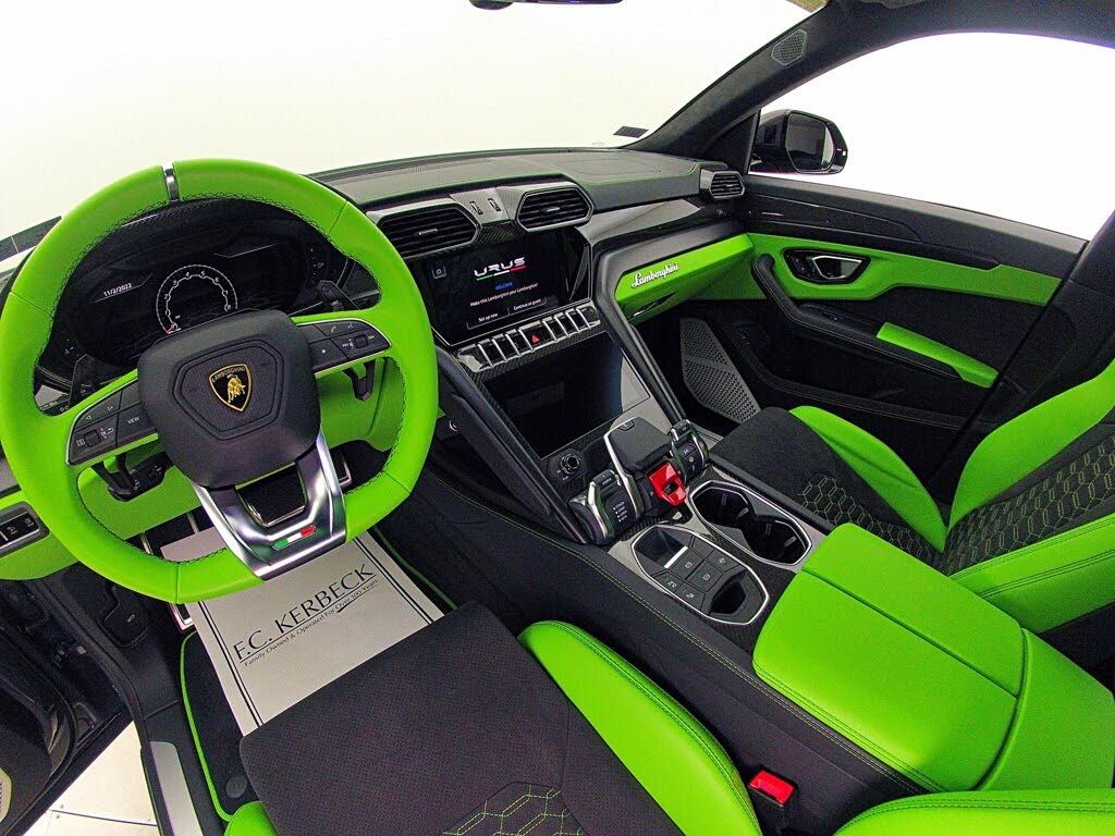 2022 Lamborghini Urus AWD photo 19