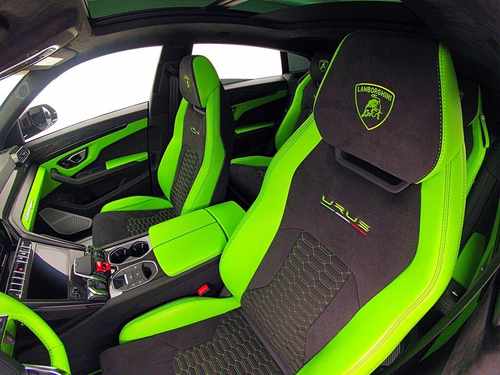2022 Lamborghini Urus AWD photo 21