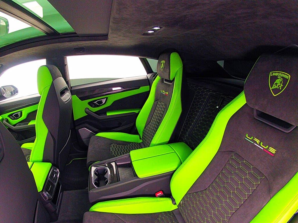 2022 Lamborghini Urus AWD photo 23