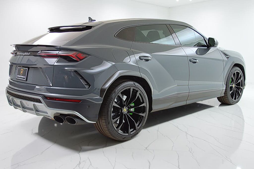 2022 Lamborghini Urus AWD photo 9