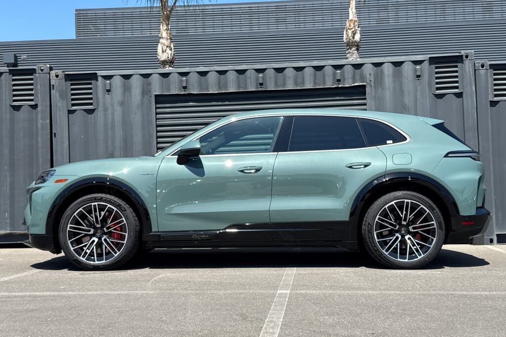 2026 Porsche Cayenne Turbo GT AWD photo 2