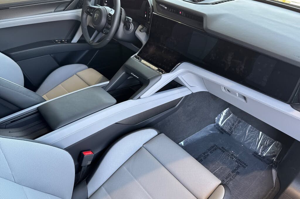 2026 Porsche Cayenne Turbo GT AWD photo 16