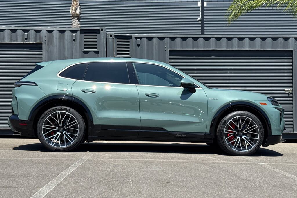 2026 Porsche Cayenne Turbo GT AWD photo 9