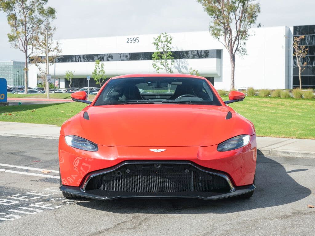 2020 Aston Martin Vantage RWD photo 2