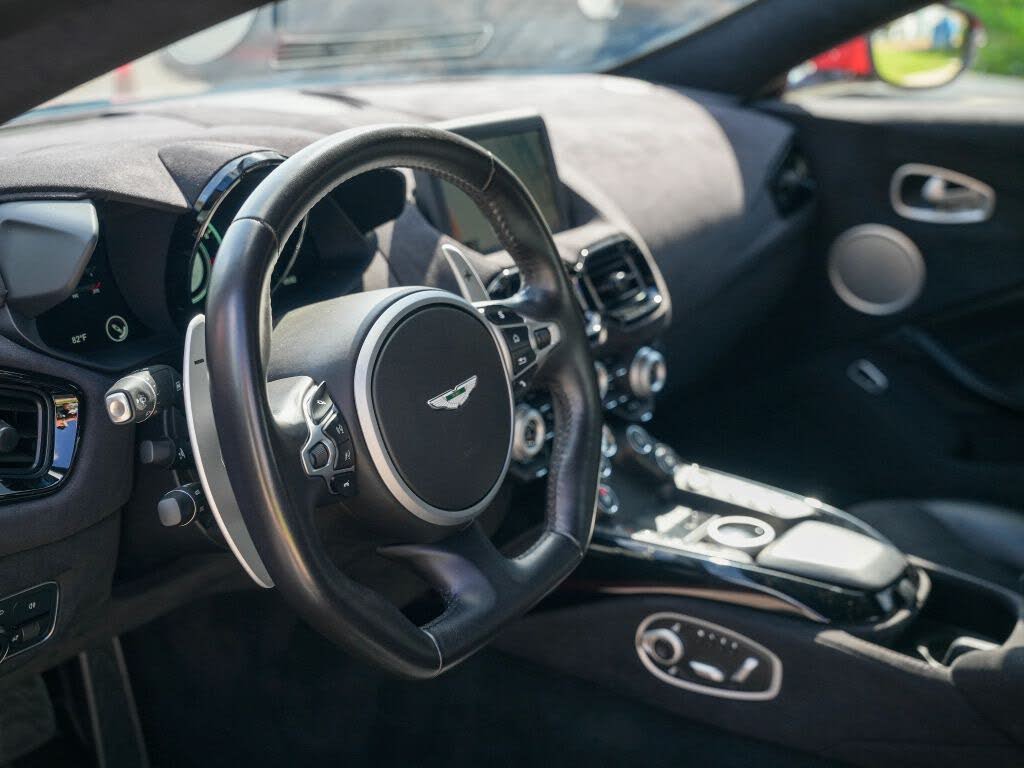 2020 Aston Martin Vantage RWD photo 12