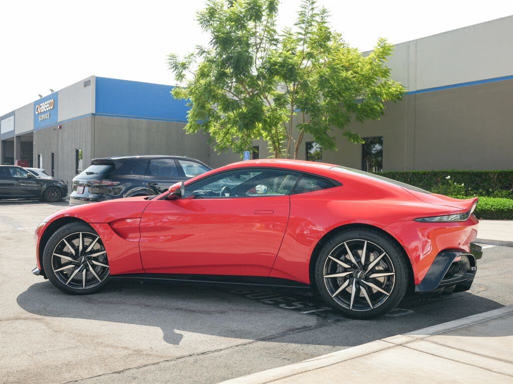 2020 Aston Martin Vantage RWD photo 3
