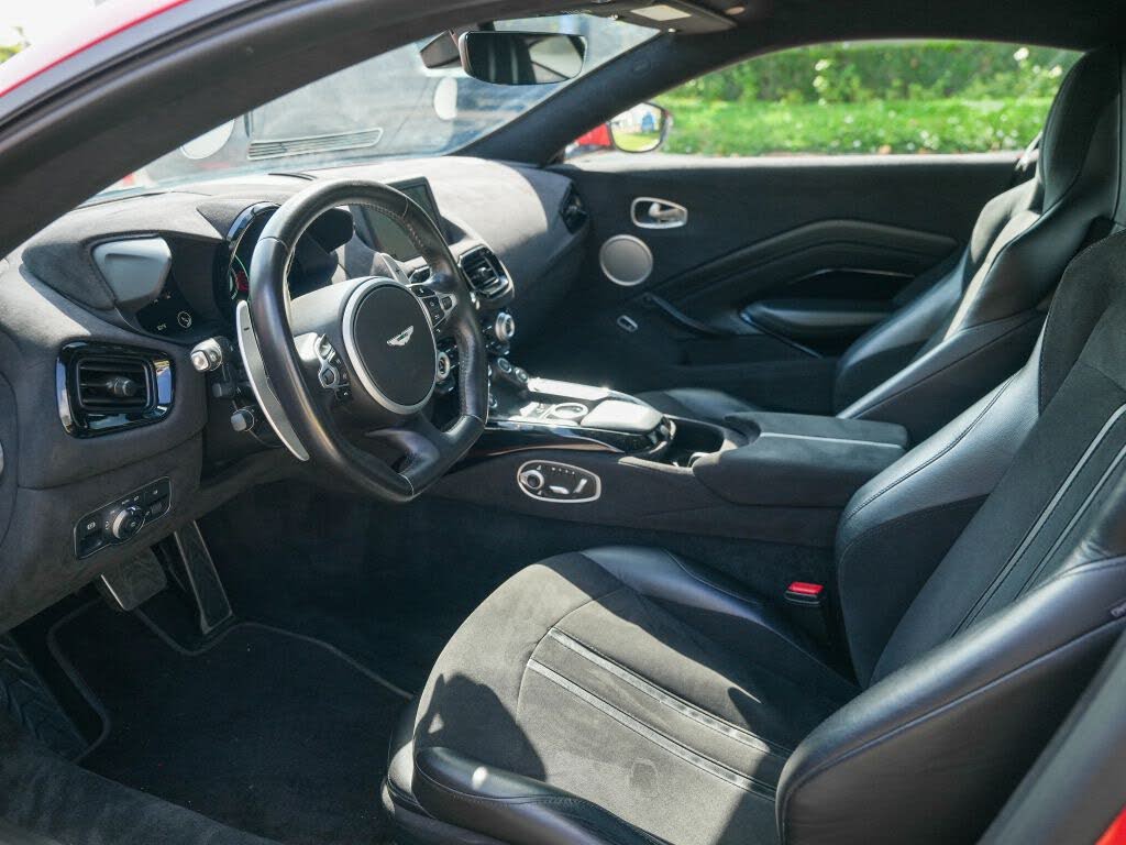 2020 Aston Martin Vantage RWD photo 7