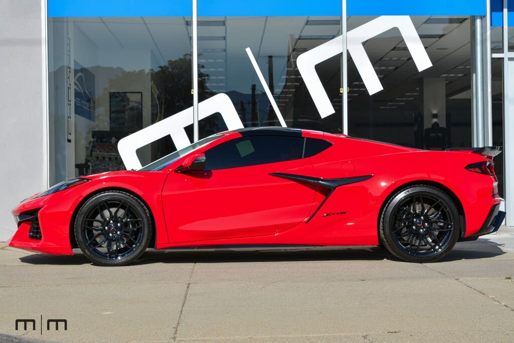 2024 Chevrolet Corvette Z06 1LZ Coupe RWD photo 2