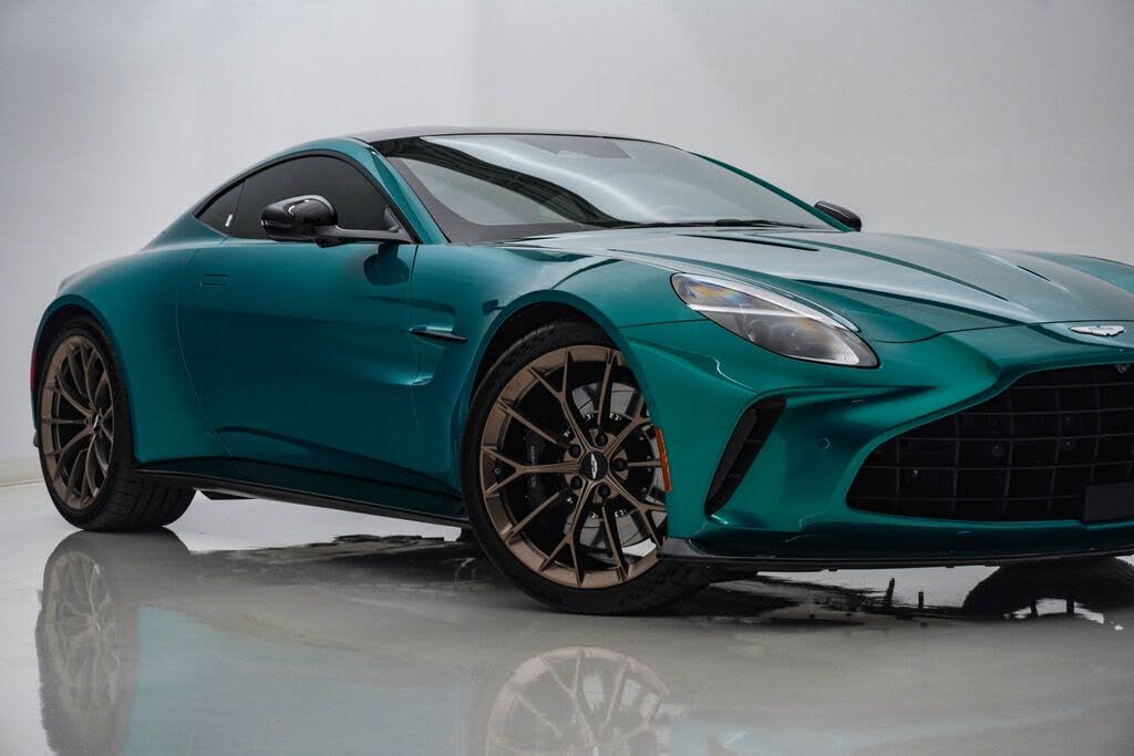 2025 Aston Martin Vantage Coupe RWD photo 2