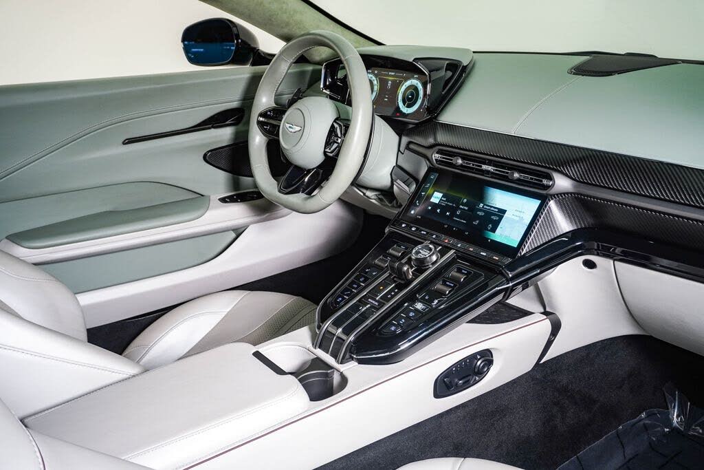 2025 Aston Martin Vantage Coupe RWD photo 16