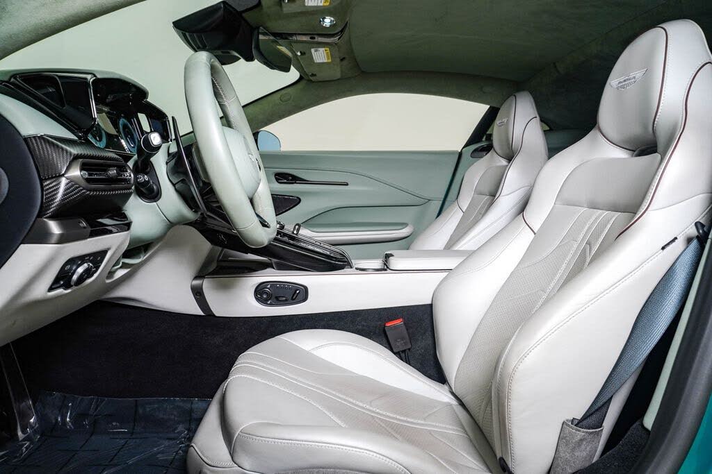 2025 Aston Martin Vantage Coupe RWD photo 20