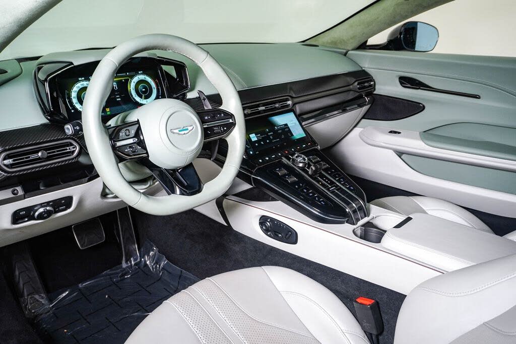 2025 Aston Martin Vantage Coupe RWD photo 23