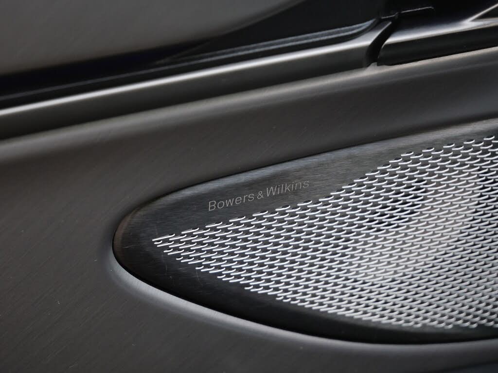 2027 Aston Martin Vanquish Coupe RWD photo 18