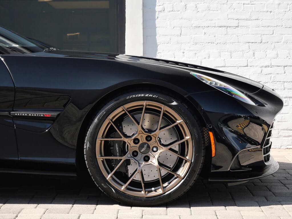 2027 Aston Martin Vanquish Coupe RWD photo 4