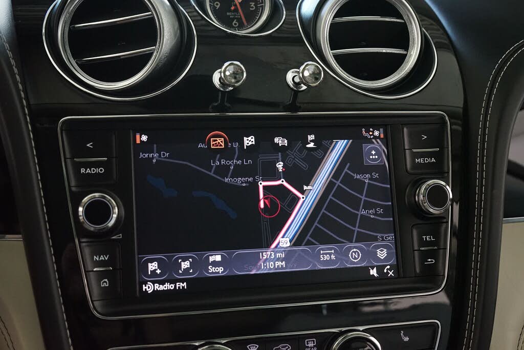 2017 Bentley Bentayga W12 AWD photo 15