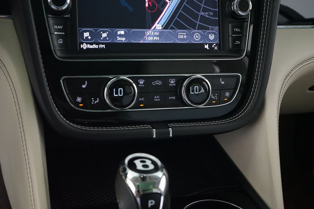 2017 Bentley Bentayga W12 AWD photo 17