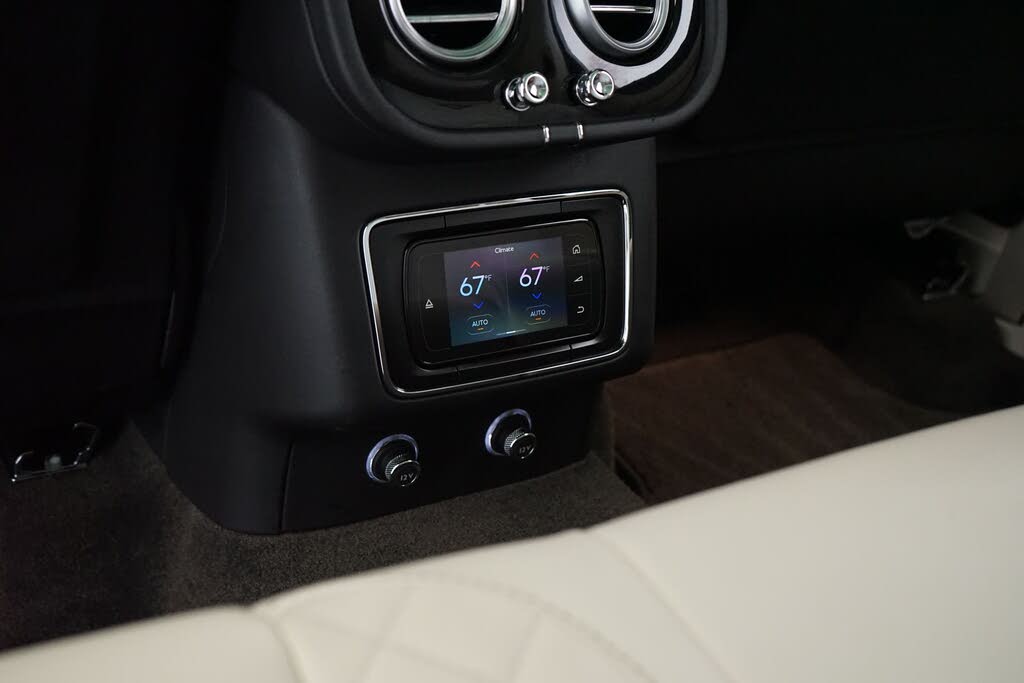 2017 Bentley Bentayga W12 AWD photo 20
