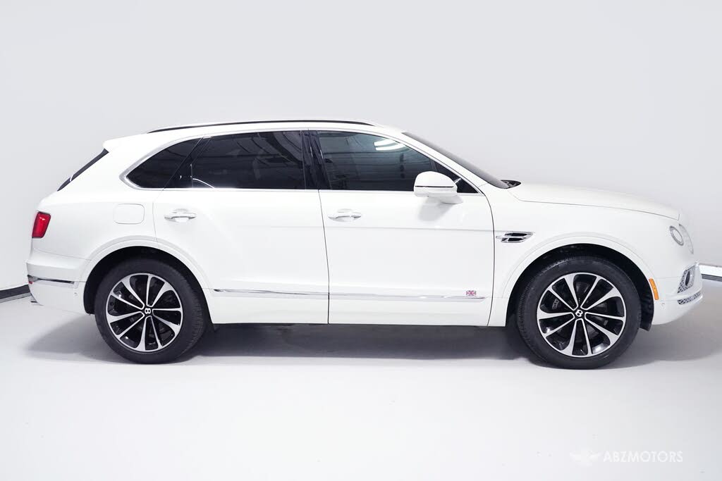 2017 Bentley Bentayga W12 AWD photo 3