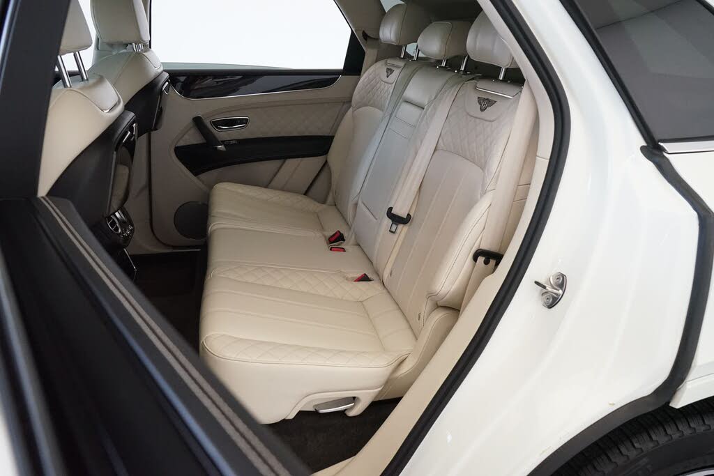 2017 Bentley Bentayga W12 AWD photo 21