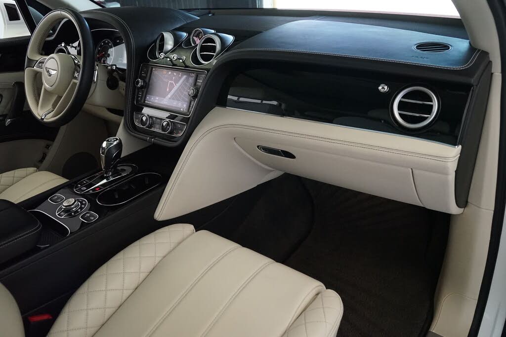 2017 Bentley Bentayga W12 AWD photo 10