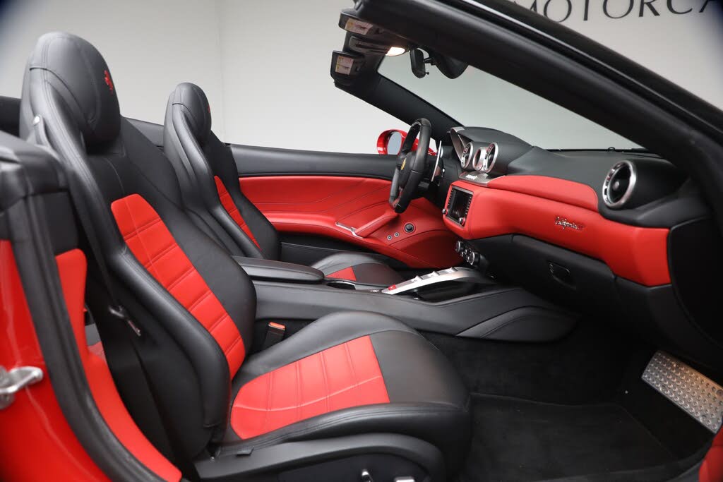 2017 Ferrari California T Roadster photo 18